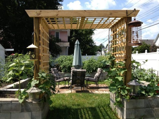 10+ Inspiring DIY Cinder Block Garden