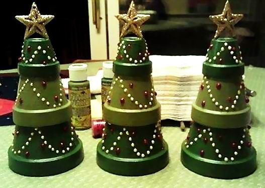 clay pot ideas to christmas decor 4