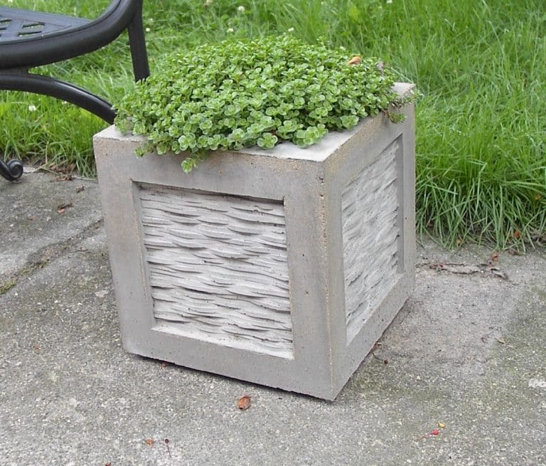 15+ DIY Concrete Decor Ideas