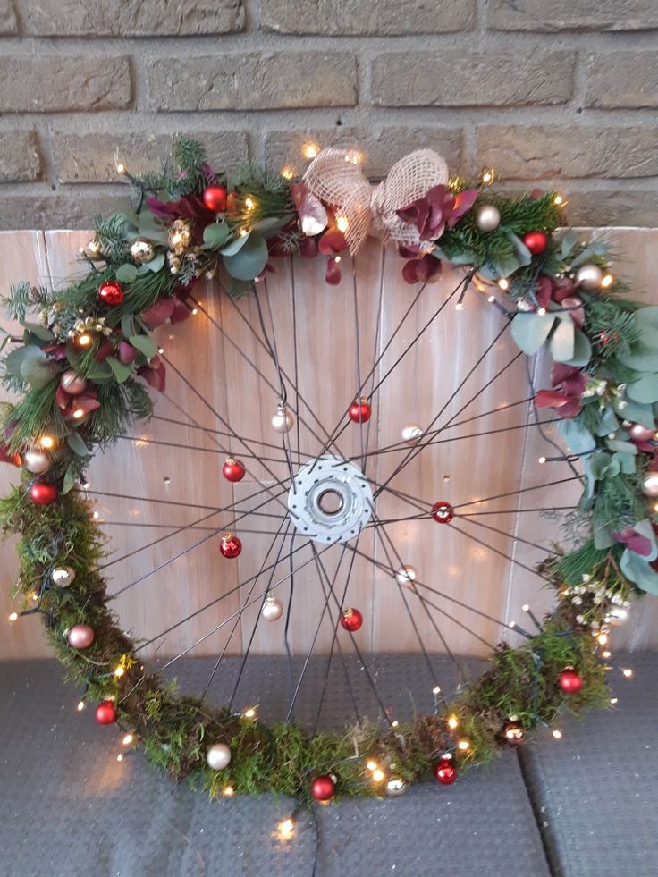 creative christmas decoration with bicycle wheels ideas 4