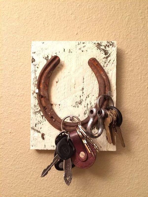 creative decorating ideas with horseshoes