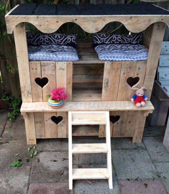 Creative Ideas for Cat Houses with Pallets: Crafting Feline Paradise
