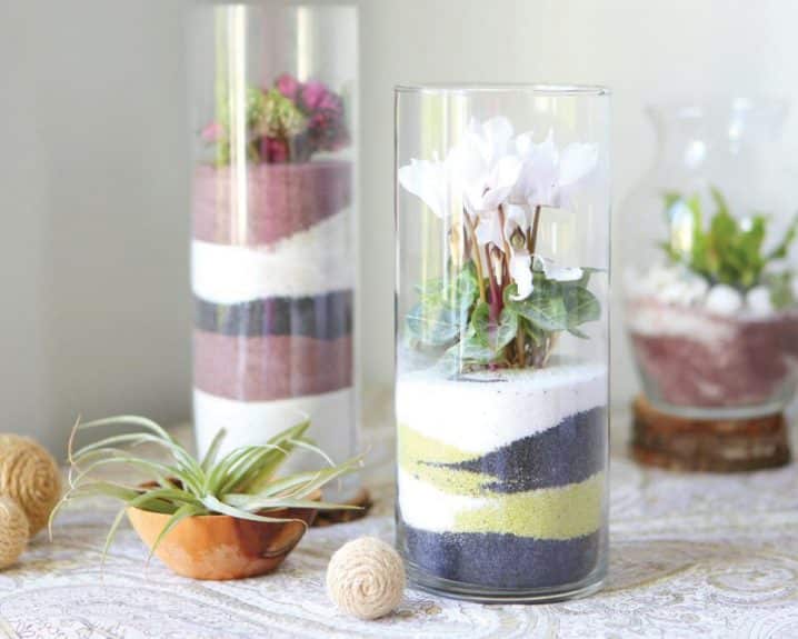 15+ Decorating a Vase Using Colored Sand