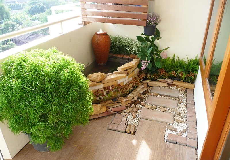 decorate your balcony with pebbles 11