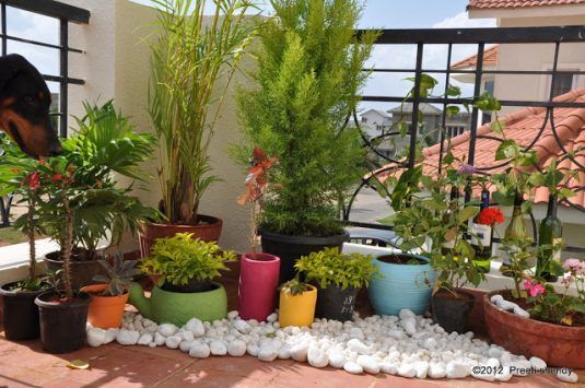 decorate your balcony with pebbles 7