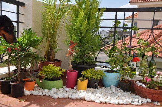 Superb Ways to Decorate Your Balcony With Pebbles