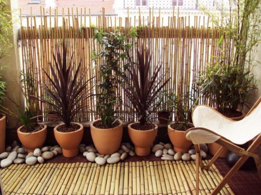 decorate your balcony with pebbles 8