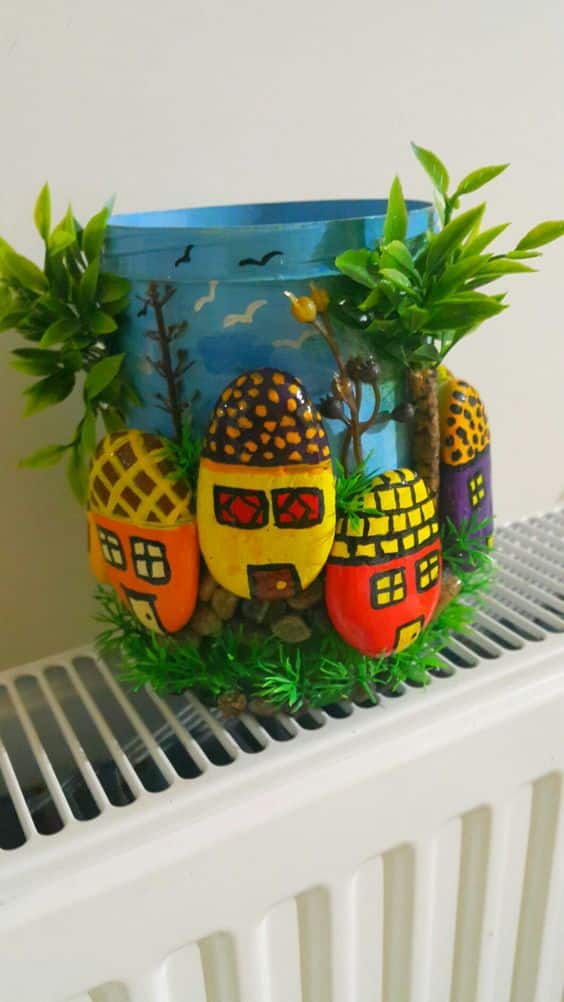 Decorate your cans creatively with stones