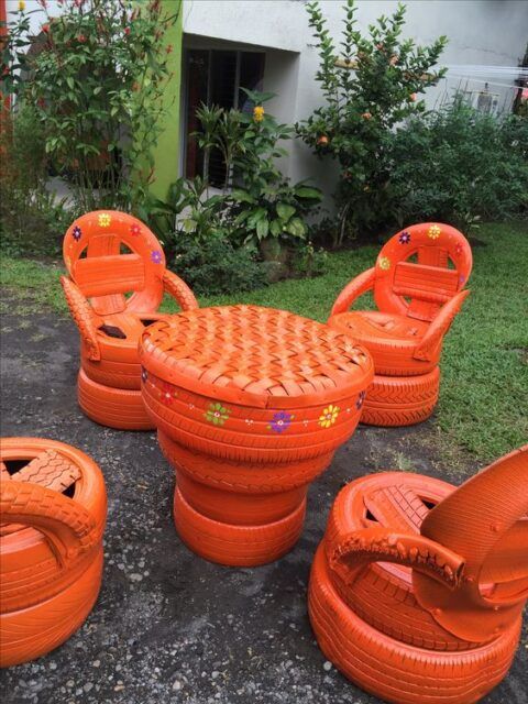 Decorate Your Garden Creatively with Sofas Made from Tires