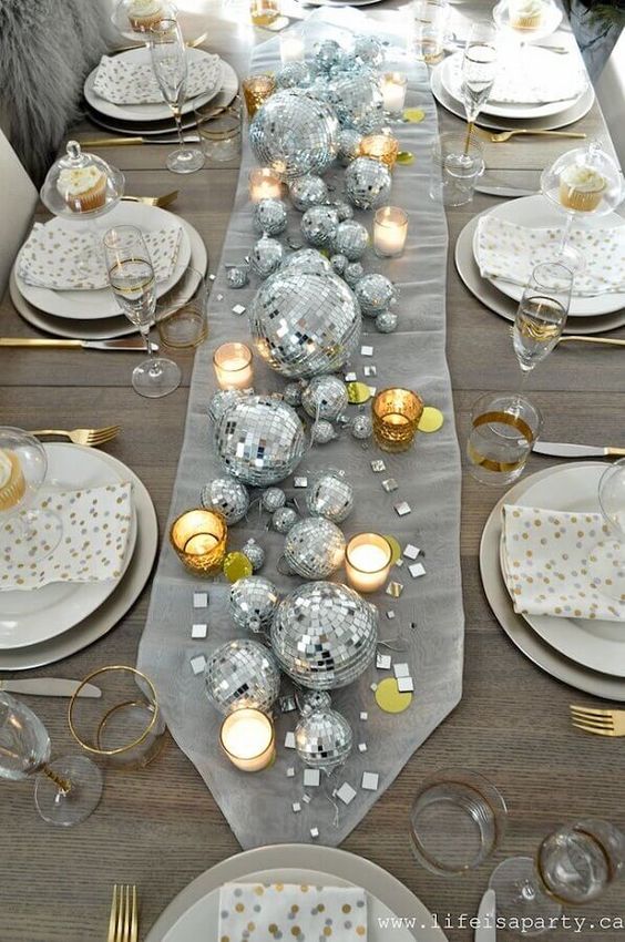 15+ Inspirations to Decorate Your Home for New Years Eve