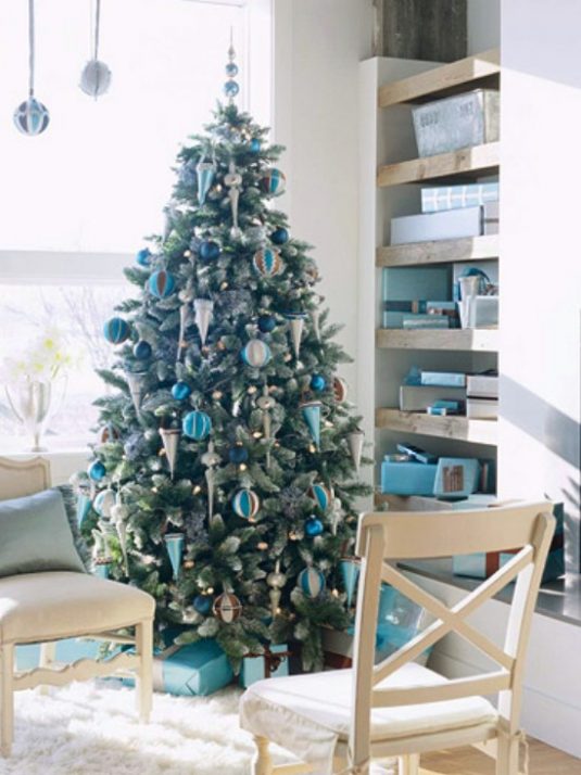 20+ Fantastic Ideas to Decorate Your Living Room For Christmas