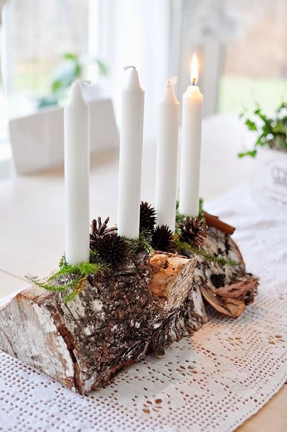 decorating a christmas table with candles 12