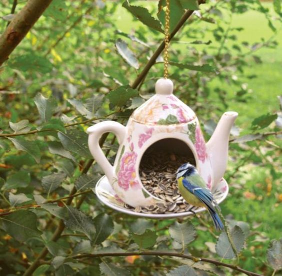 decorating the garden with kitchen utensils 3