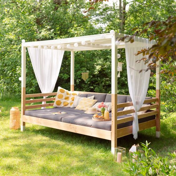 DIY Cabana Lounge Ideas For Garden