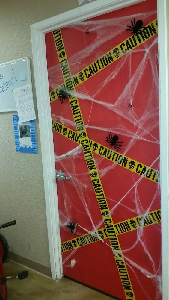 diy halloween door decorations 6