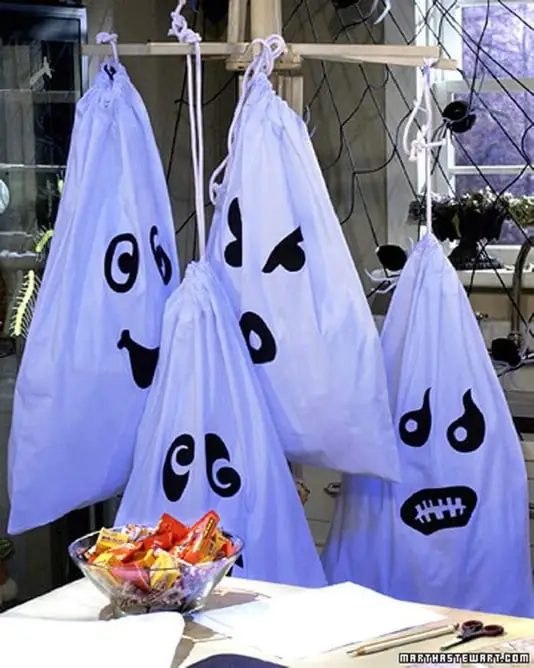 diy trick or treat bags for this halloween 4
