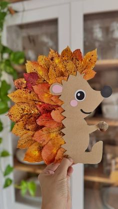 diys to try with autumn leaves 8