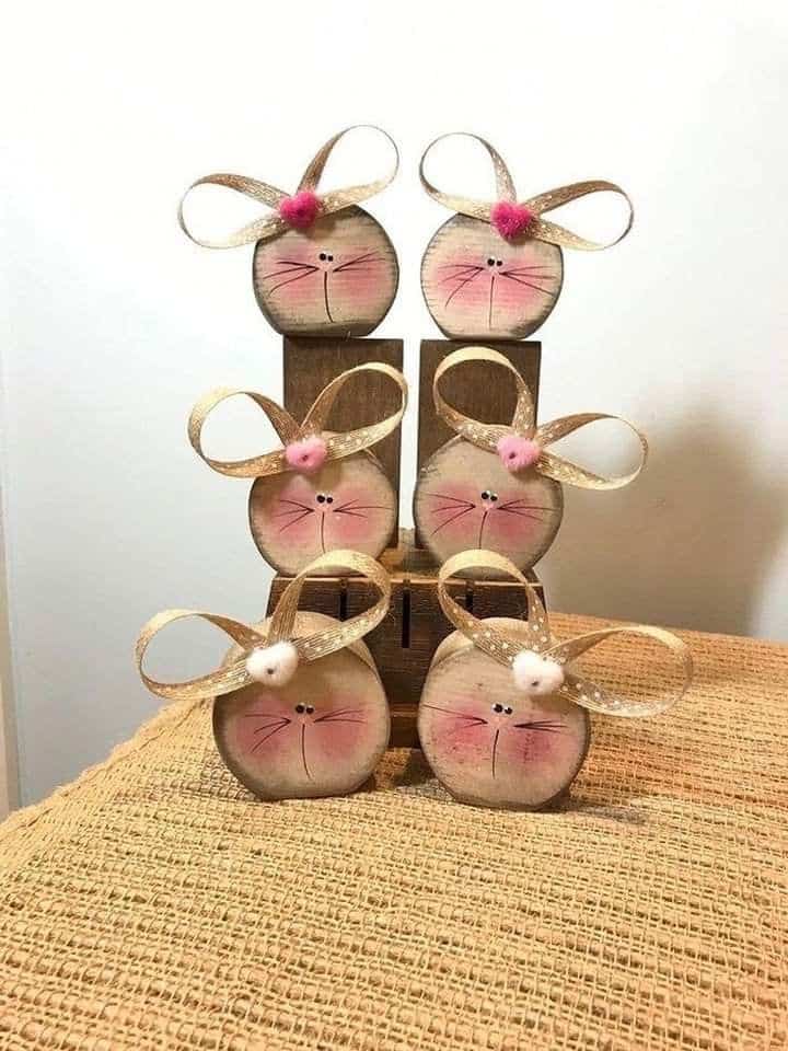 easter decoration with wooden slices 1