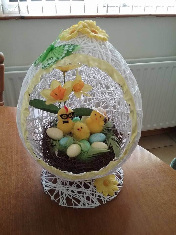 easter egg ideas made with string and balloons 2