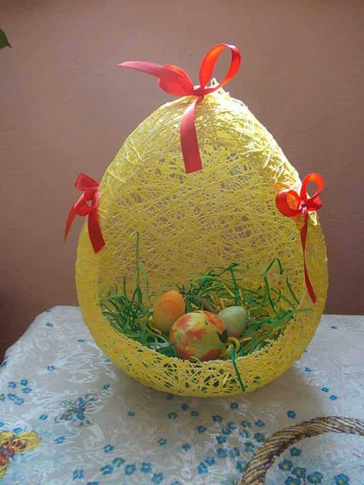 easter egg ideas made with string and balloons 7