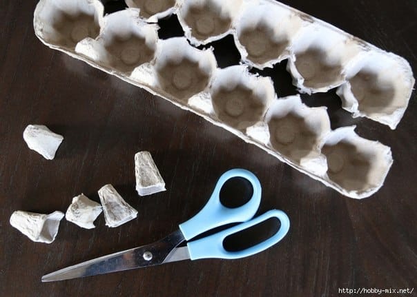 DIY Egg Carton Rose Mirror Decoration