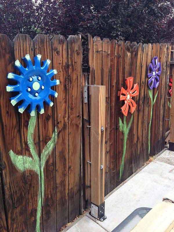 20+ Beautiful DIY Fence Decoration Ideas