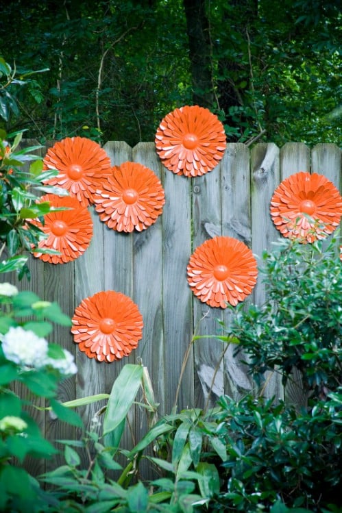 20+ Beautiful DIY Fence Decoration Ideas