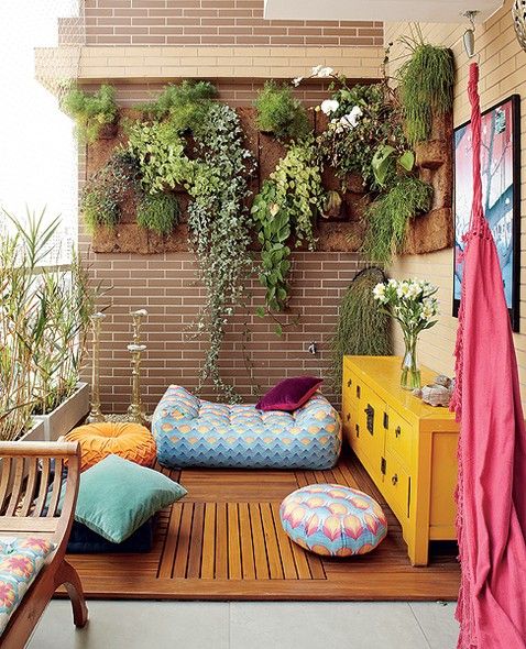 Fantastic Flower Decorations for Small Balconies