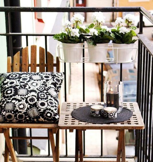 Fantastic Flower Decorations for Small Balconies