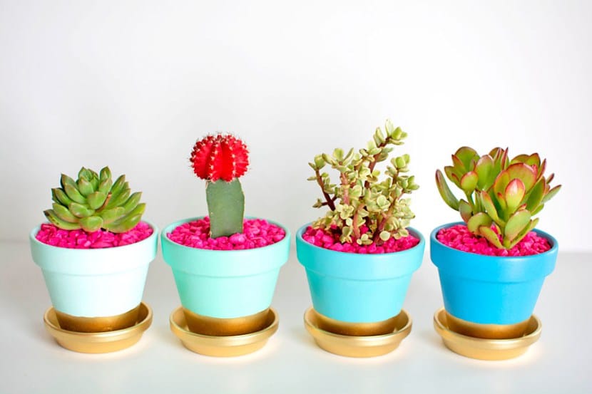 10+ Awesome Ideas to Decorate Flower Pots