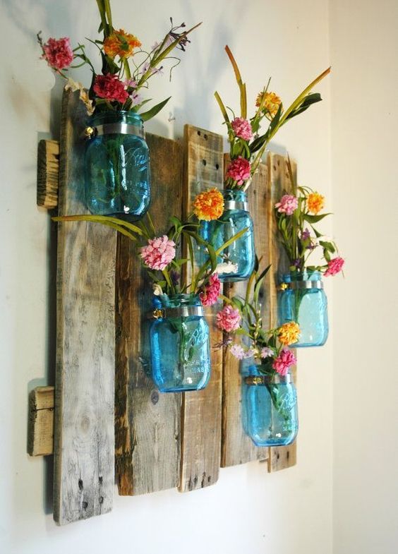 Turn used wood into beautiful paintings for decoration