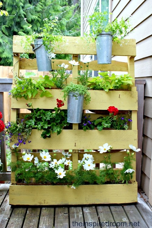 12 Awesome DIY Projects for Front Porch