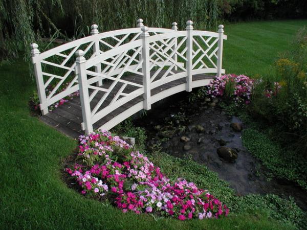 15+ Charming Garden Bridges That Will Crush Your Heart