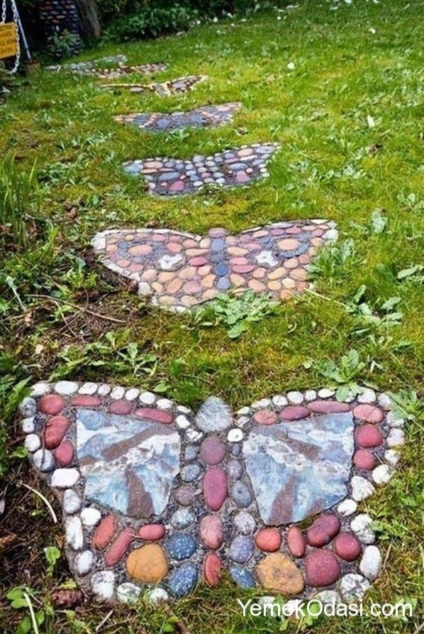 15+ Awesome Garden Decor With Stones