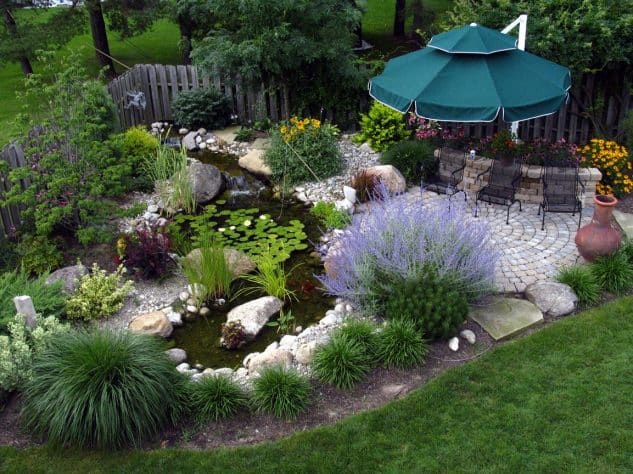 15+ Awesome Garden Fountains and Water Ponds