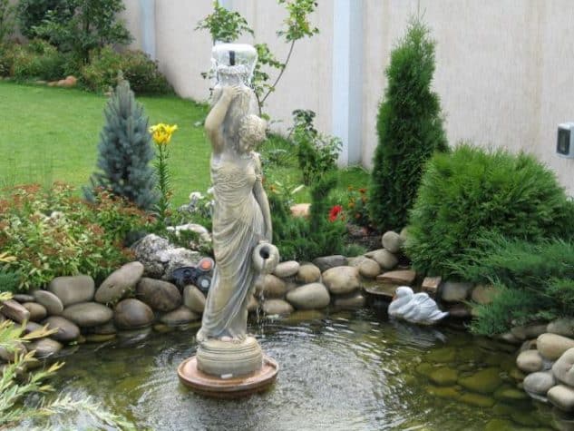 15+ Awesome Garden Fountains and Water Ponds