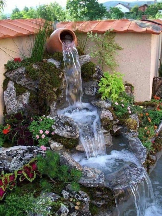 15+ Awesome Garden Fountains and Water Ponds