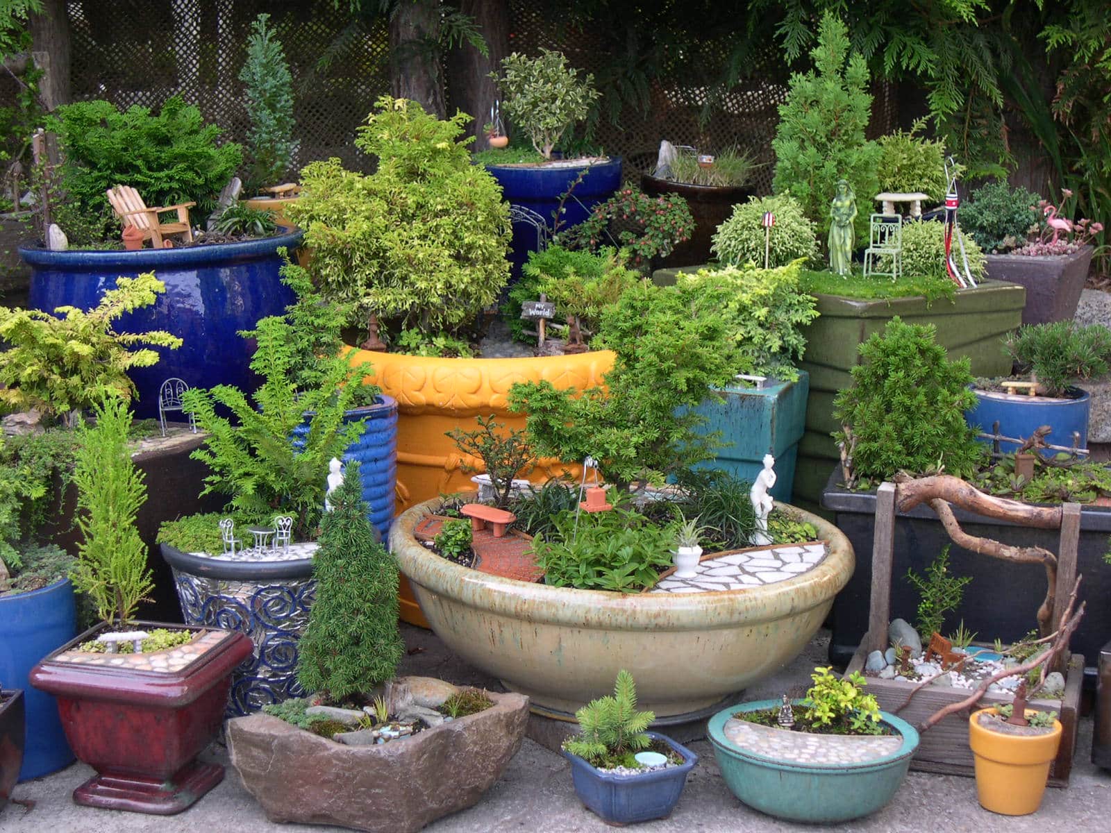 15+ fascinating garden planter ideas