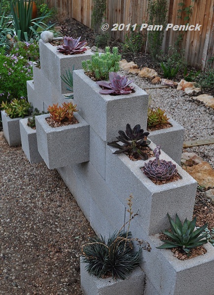 garden projects cinder blocks 13