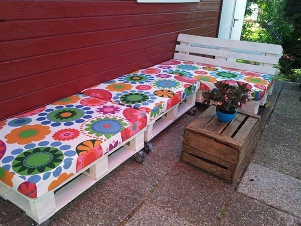 Awesome Outside Seating Ideas with Recycled Items