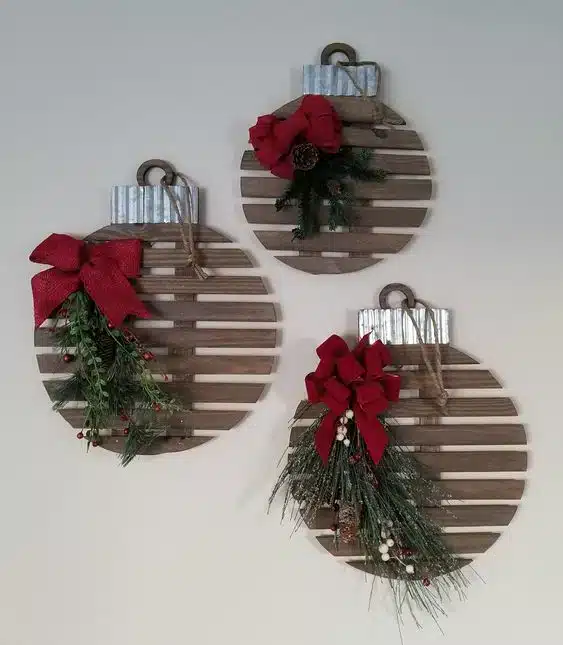 giant christmas balls made from wooden pallets 2