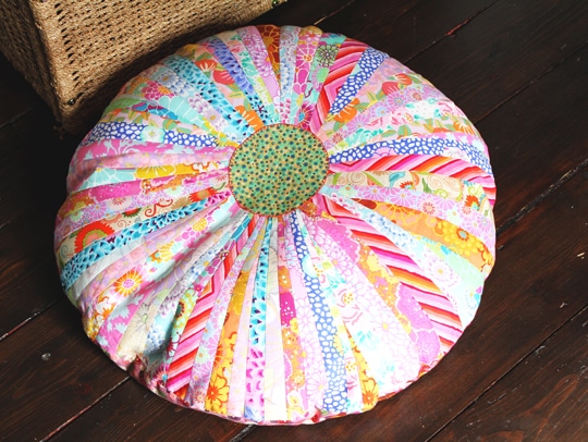 10+ DIY Giant Floor Pillows