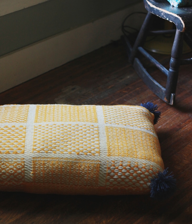 10+ DIY Giant Floor Pillows