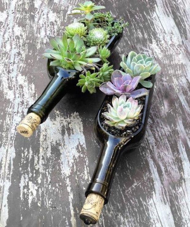 12+ DIY Glass Bottles Garden Decor