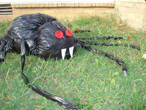 halloween decorations with trash bags 3