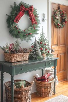 hallway christmas decor ideas for your home 3