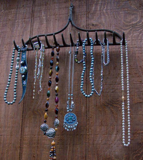 hanger ideas for your jewelry storage 1
