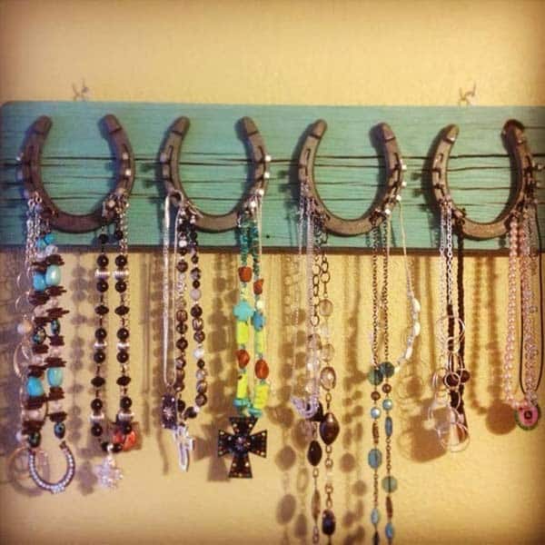 hanger ideas for your jewelry storage 3
