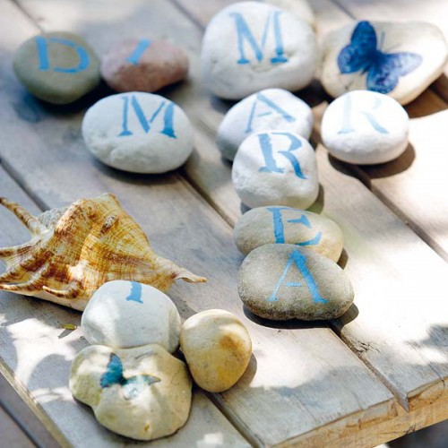 20+ DIY Decorations to Make With Pebbles