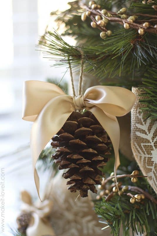 15+ Stunning Homemade Christmas Ornaments